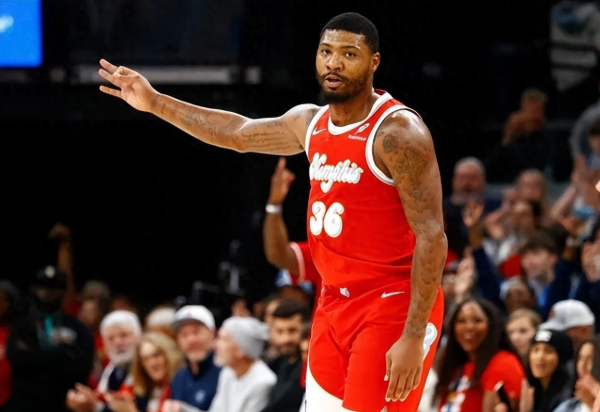 配资信息与市场分析平台 NBA内部人士表示, 斯马特休赛期专注体能训练可能会提升湖人后场